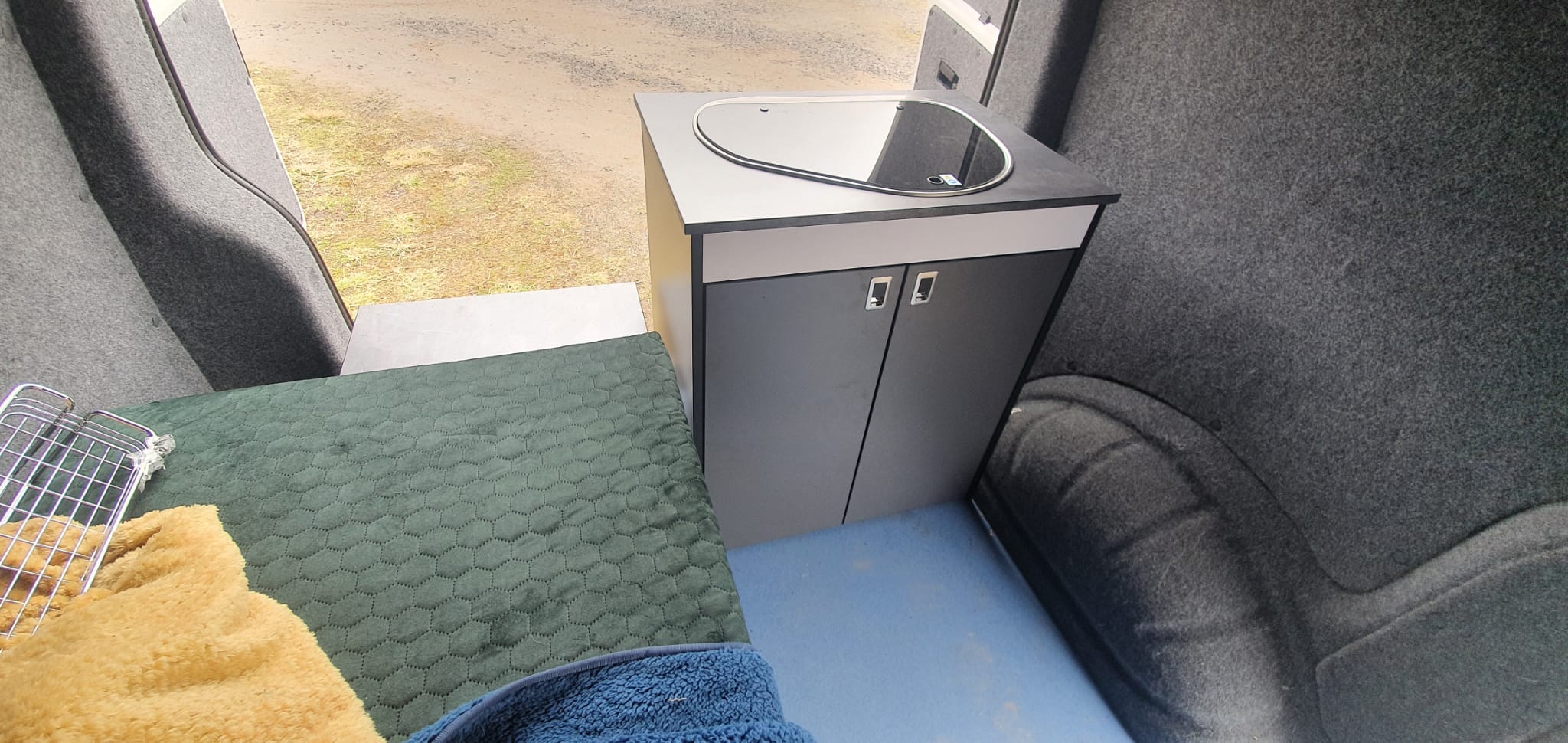 607f22c1 E964 4e64 A16e 5e1f7a452f04.jpg